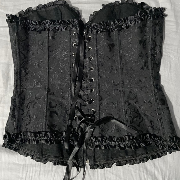 DONATED 2 corsets for 25 - Picture 2 of 4